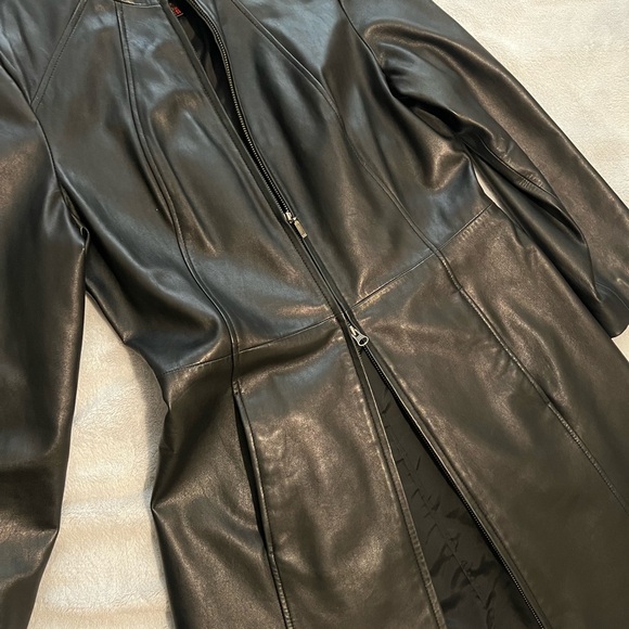 Danier Leather Trench Coat - Picture 2 of 8